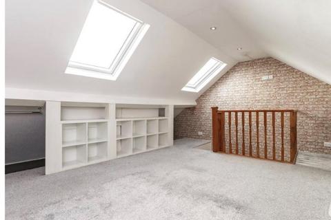 20 Strathmore Gardens, Hornchurch, RM12 4BQ