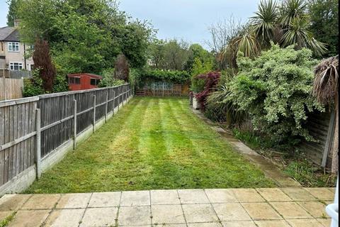 20 Strathmore Gardens, Hornchurch, RM12 4BQ