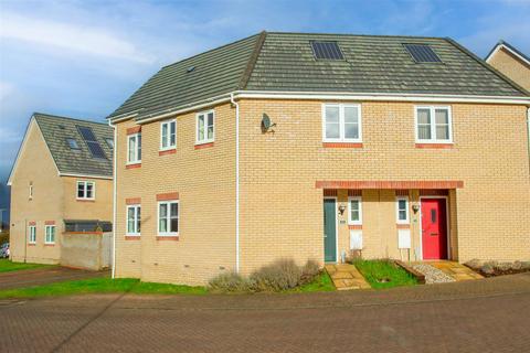 3 bedroom semi-detached house for sale, Brybank Road, Haverhill CB9