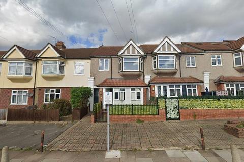 2 bedroom flat to rent, 236 Hornchurch Road, Hornchurch