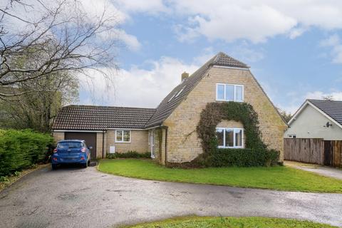 4 bedroom detached house for sale, Middle Brooks, Street