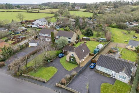 4 bedroom detached house for sale, Middle Brooks, Street