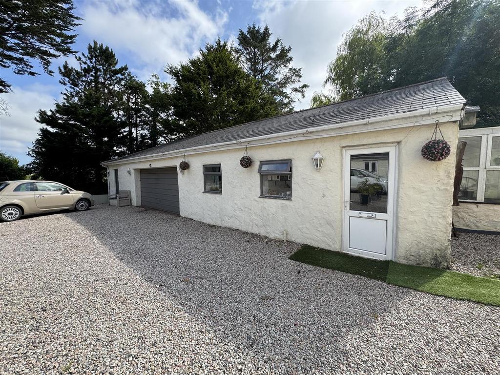 Garage/Annexe/Store