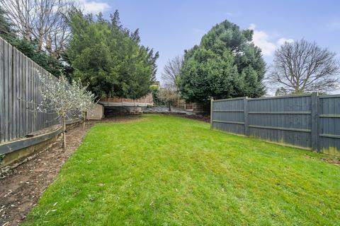 Flat B, 11 Sandford Road, Bromley, BR2 9AL