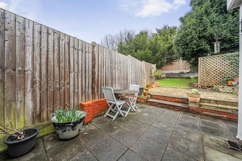 Flat B, 11 Sandford Road, Bromley, BR2 9AL