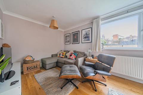 Flat B, 11 Sandford Road, Bromley, BR2 9AL