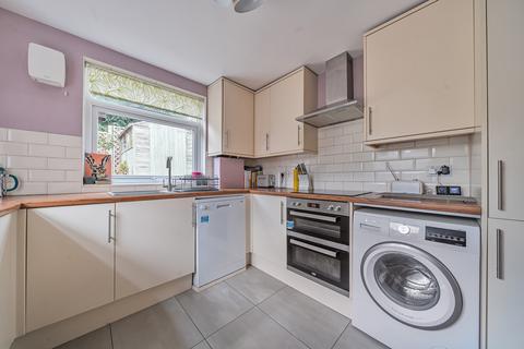 Flat B, 11 Sandford Road, Bromley, BR2 9AL