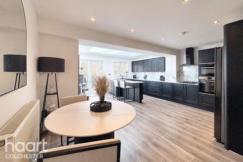 14 Cairns Road, Colchester, CO2 8UZ