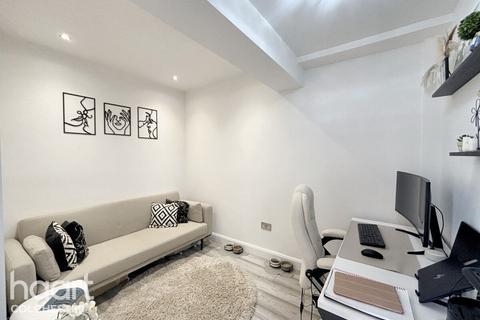14 Cairns Road, Colchester, CO2 8UZ