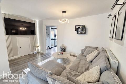 14 Cairns Road, Colchester, CO2 8UZ
