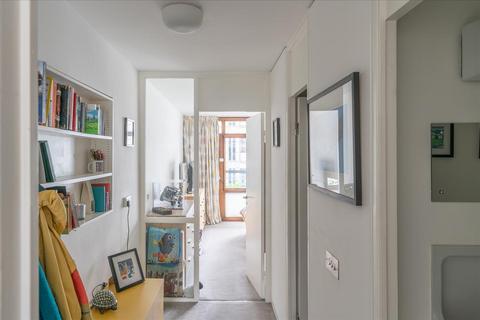 Flat 56, Speed House Barbican, London, EC2Y 8AT