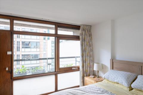Flat 56, Speed House Barbican, London, EC2Y 8AT