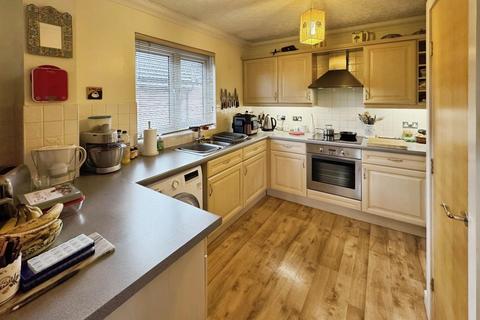 2 bedroom flat for sale, Pennine View Close, Carlisle