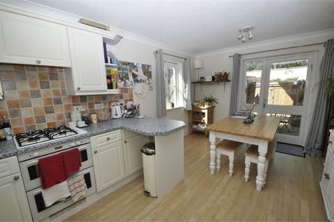 3 bedroom semi-detached house to rent, Nursery Road, RINGWOOD BH24