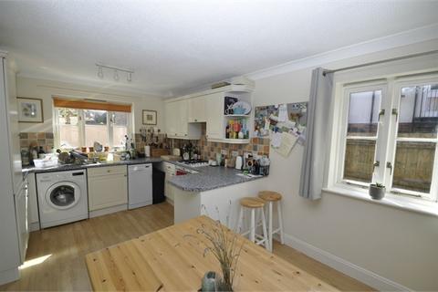 3 bedroom semi-detached house to rent, Nursery Road, RINGWOOD BH24