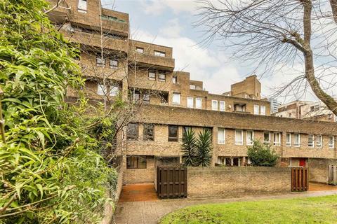 3 bedroom maisonette for sale, Cloysters Green, London E1W