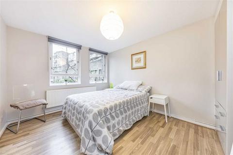 3 bedroom maisonette for sale, Cloysters Green, London E1W