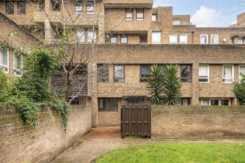 8 Cloysters Green, London, E1W 1LU