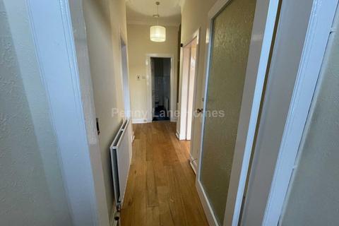 2 bedroom flat to rent, Baron Street, Renfrew