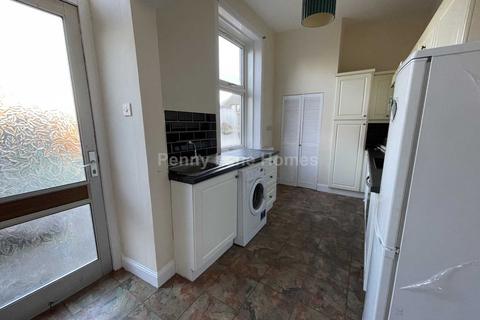 2 bedroom flat to rent, Baron Street, Renfrew