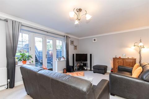 4 bedroom semi-detached house for sale, White House Place, Worthing