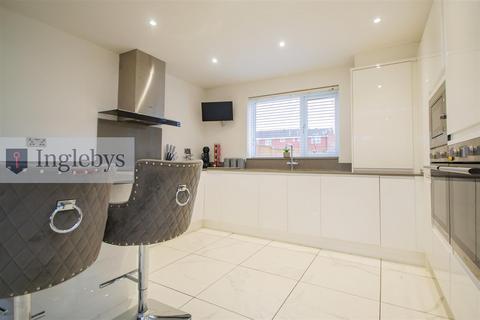 3 bedroom end of terrace house for sale, Shepherd Court, Boosbeck