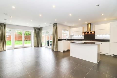 4 bedroom detached house to rent, Queen Elizabeth Crescent, Beaconsfield, Buckinghamshire, HP9