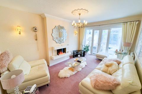 30 Ashbrook Close, Denton, Manchester, M34 2QA