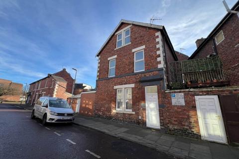 4 bedroom end of terrace house to rent, Westfield Terrace, Gateshead NE8