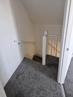 4 bedroom end of terrace house to rent, Westfield Terrace, Gateshead NE8