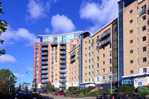 2 bedroom flat for sale, Western Beach Apartments, Royal Docks, London, E16