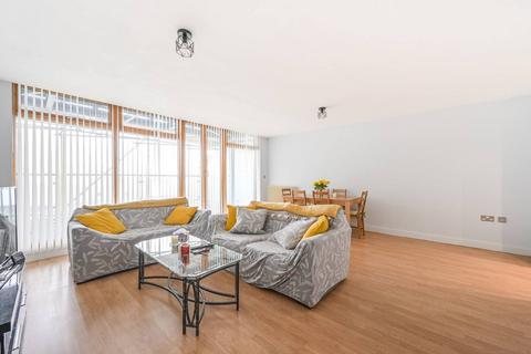 2 bedroom flat for sale, Western Beach Apartments, Royal Docks, London, E16