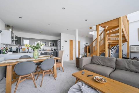 3 bedroom flat for sale, Capital East Apartments, Royal Docks, London, E16