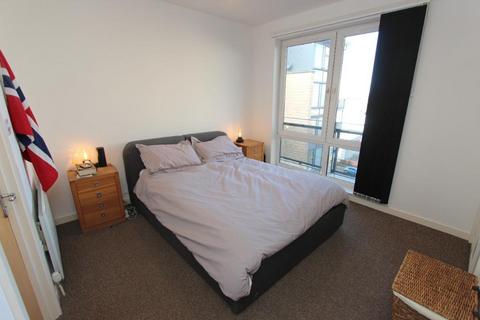 2 bedroom flat to rent, Hawkhill Close, Leith, Edinburgh, EH7