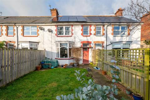 3 bedroom terraced house for sale, The Mount, Thornton-Le-Dale YO18