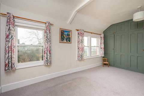 3 bedroom terraced house for sale, The Mount, Thornton-Le-Dale YO18