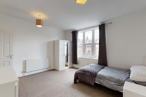 5 bedroom terraced house to rent, Clough Road, Sheffield S1