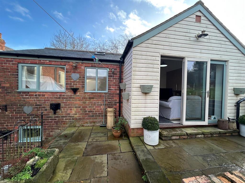 Front of garden room.jpg