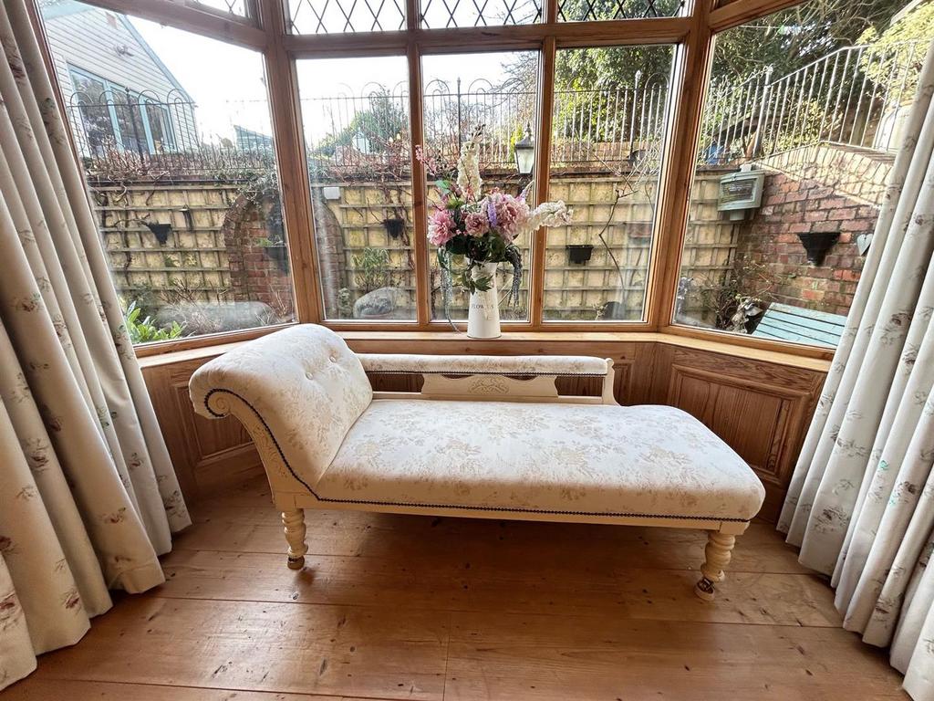 Dining room bay window.jpg