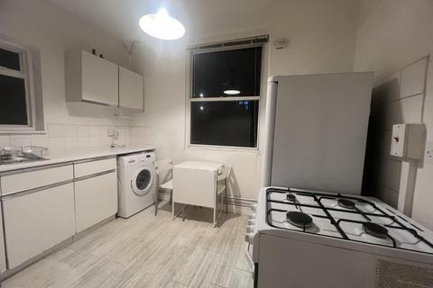 1 bedroom ground floor flat to rent, Valetta Road, London