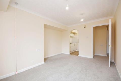 1 bedroom retirement property to rent, 16 Hedingham Place, Spring Way CO9