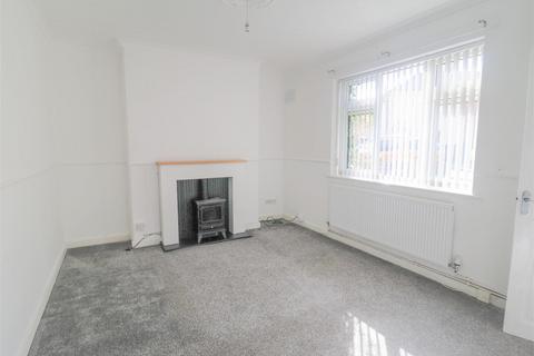 2 bedroom semi-detached house to rent, Millfield Road, Thorne, Doncaster