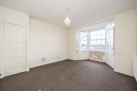 2 bedroom flat for sale, Becklow Gardens, London W12