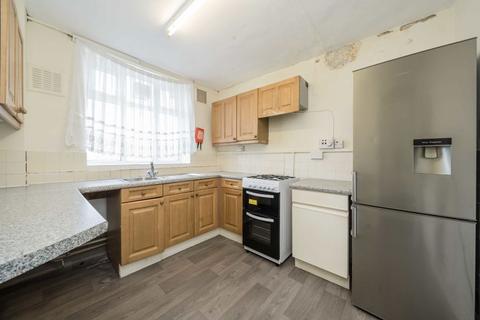 2 bedroom flat for sale, Becklow Gardens, London W12