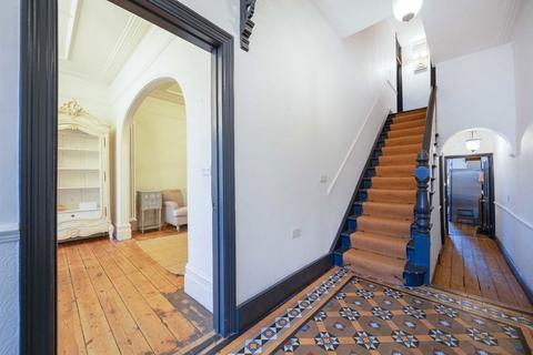 6 bedroom terraced house for sale, Friern Park, London N12