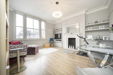 2 bedroom flat for sale, Birkbeck Road, London W3