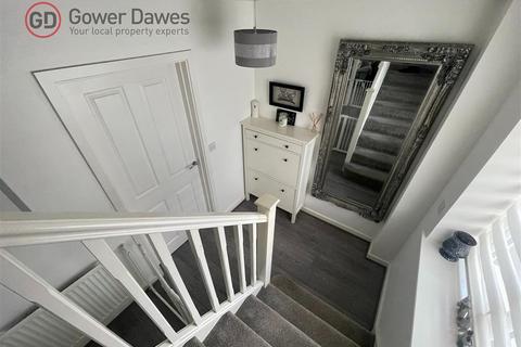 3 bedroom semi-detached house for sale, Heathland Way, Grays