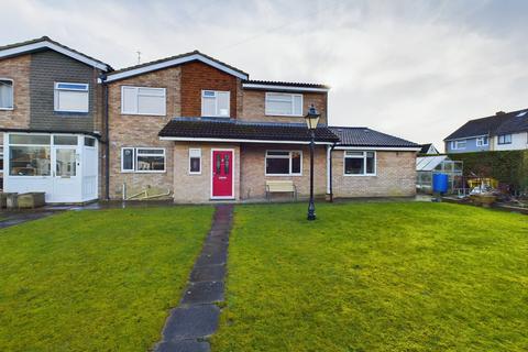 5 bedroom end of terrace house for sale, Orchard Park, Holmer Green