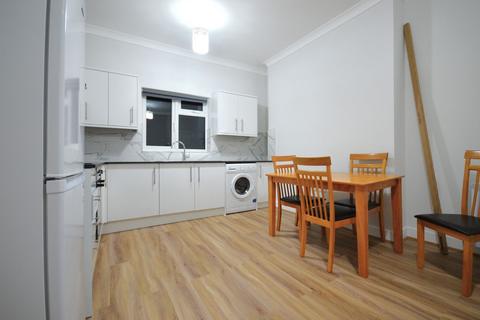 2 bedroom flat to rent, Uxbridge Road, London W12 8NL