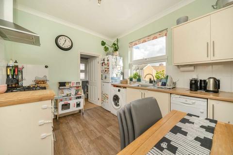 2 bedroom flat for sale, Brook Road South, Brentford TW8